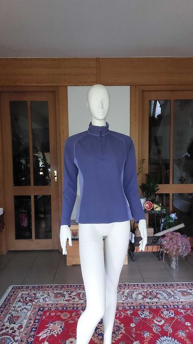 niebieska koszulka narciarska Berghaus bielizna termiczna na narty