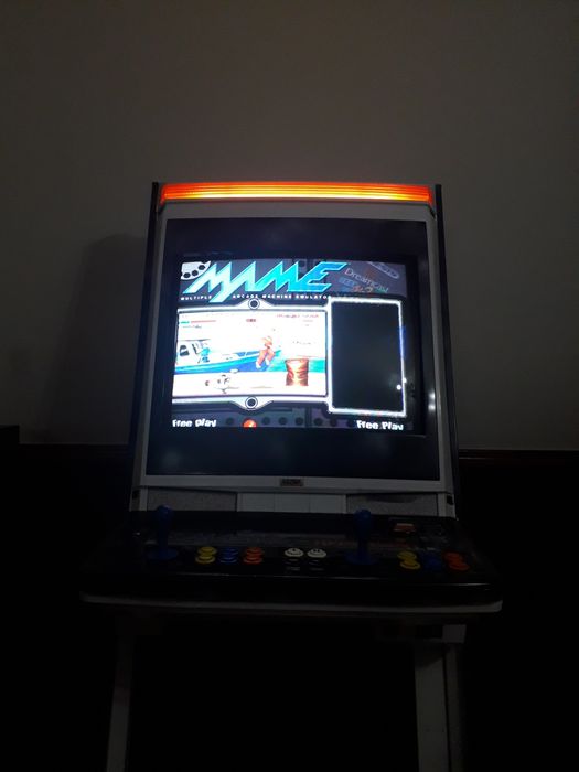 Máquina multijogos com mais de 1500 jogos mame arcade