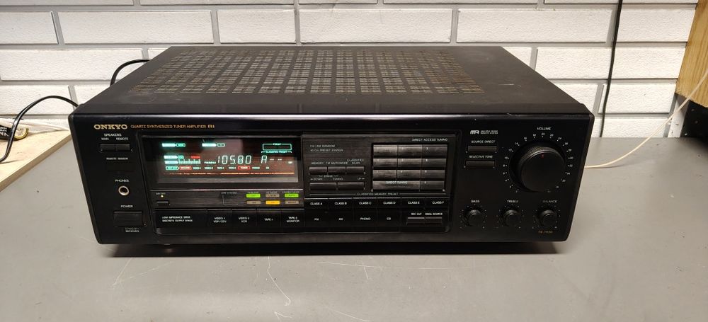 Amplituner ONKYO TX-7830