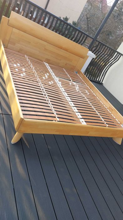 Łóżko sypialniane bukowe 180x200 ze stelażem