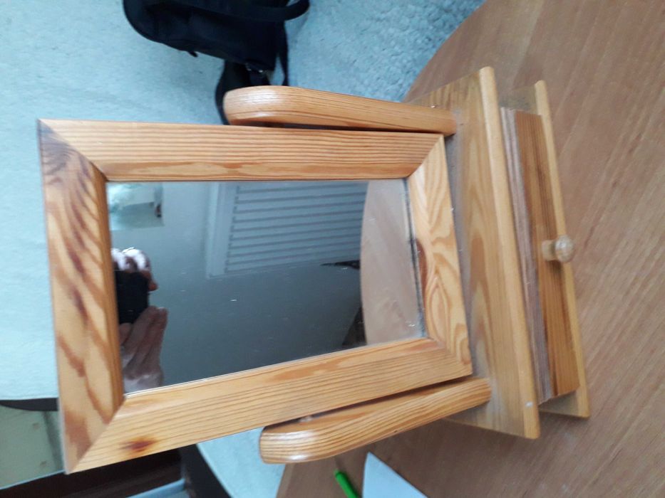 Sprzedam lustro z półeczka drewniane