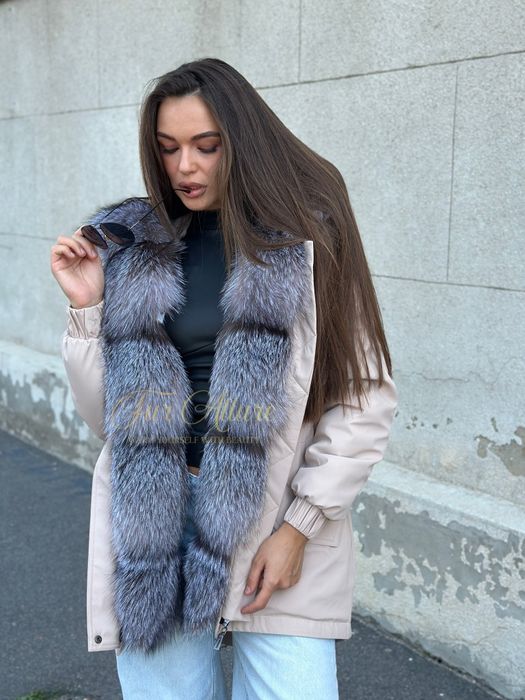 Жіноча зимова бежева парка з натуральним хутром блюфрост.  42-60 рр