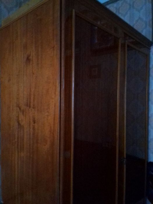 Продам шкаф з дерева