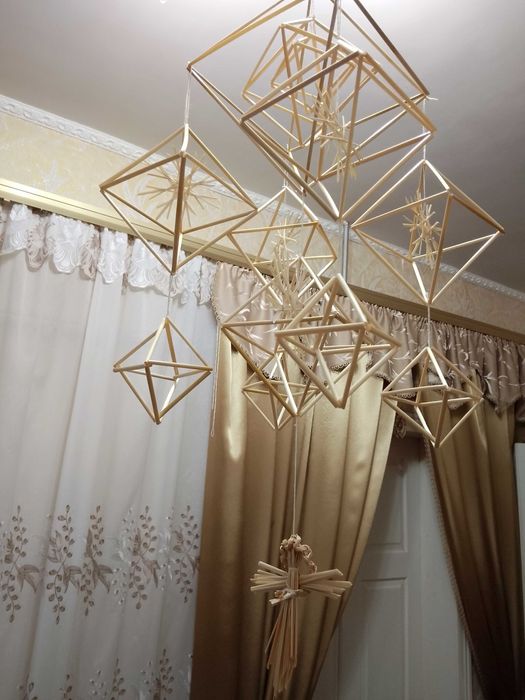 Різдвяний павук та зірка з соломи