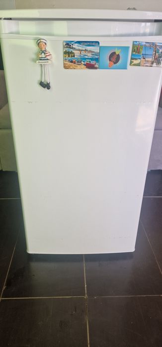 Mała lodówka 84cm