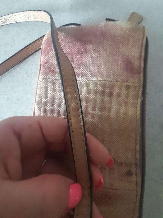 Клатч-сумочка через плече Guess