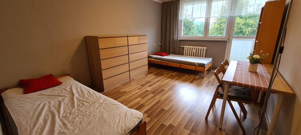 Duży pokój 2-os. | 15 min pieszo na UO i PO | 1. piętro, Wi-Fi