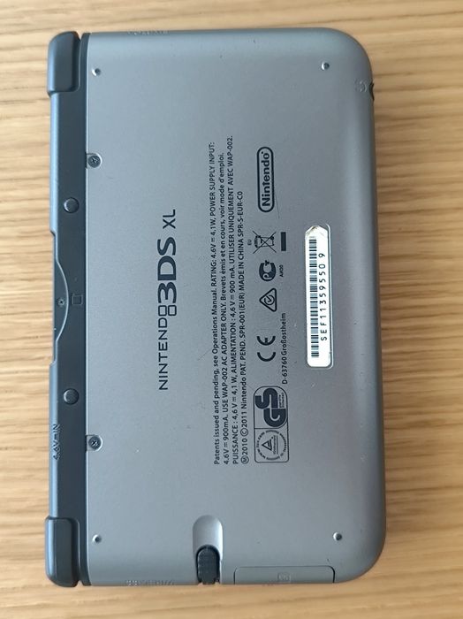 Nintendo 3DS XL cinzenta c/carregador e cartão SD