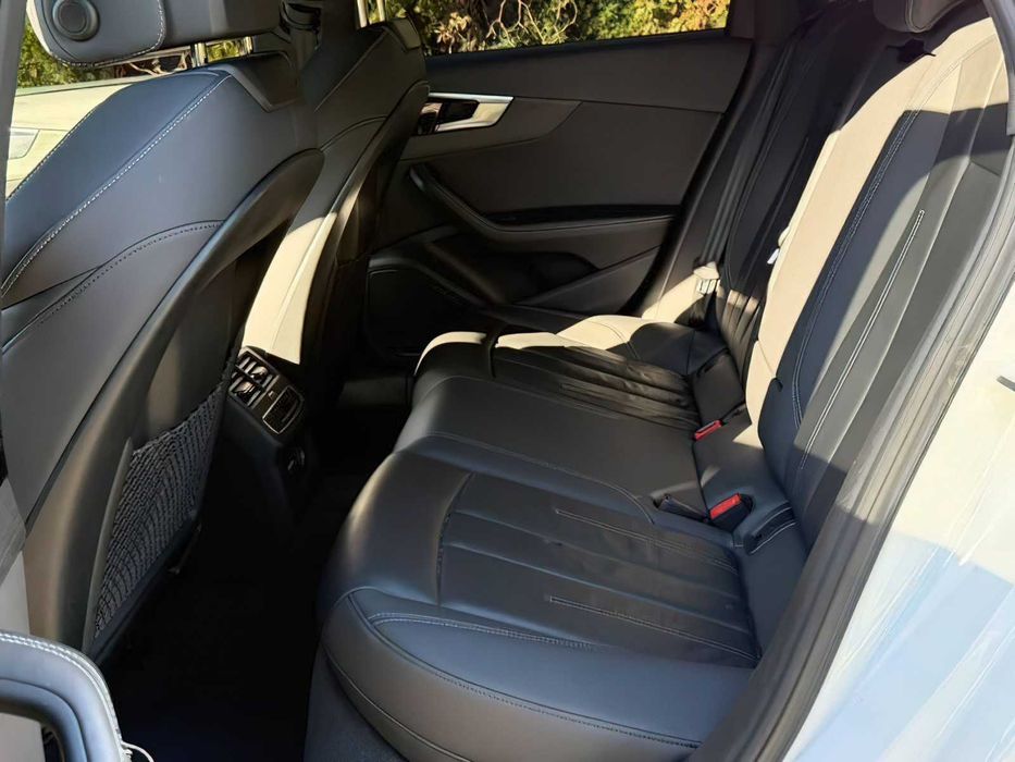 Audi A4      2022