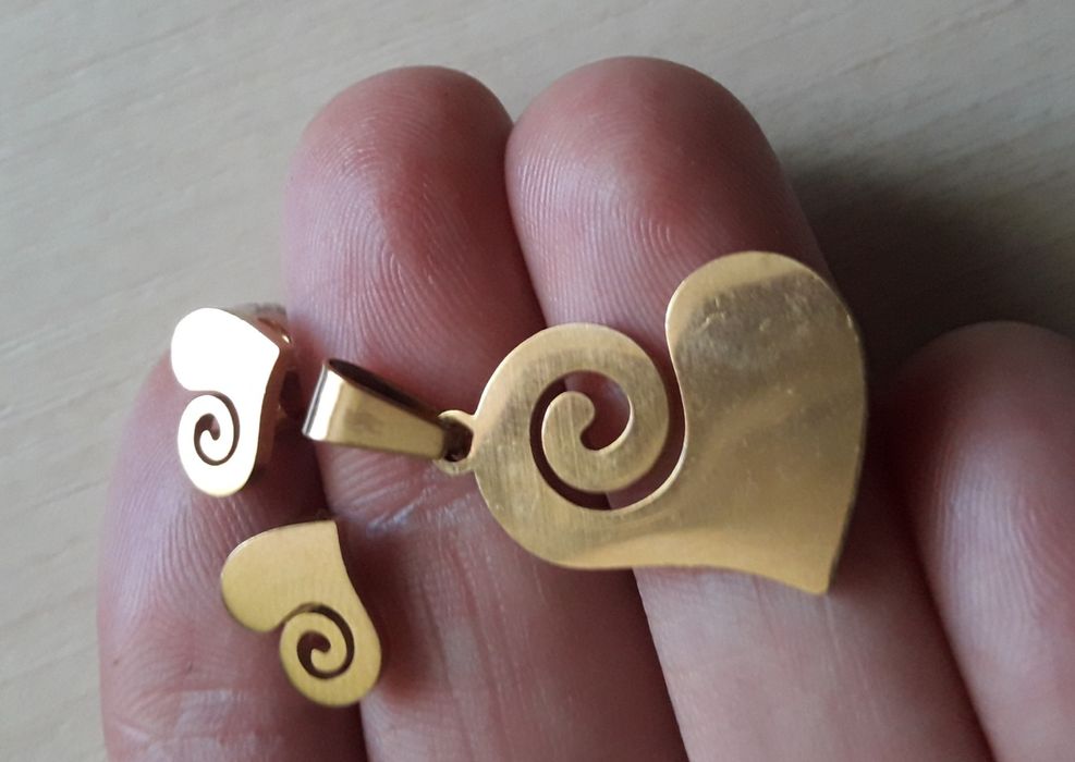 Продам набор серьги пусеты и подвеска