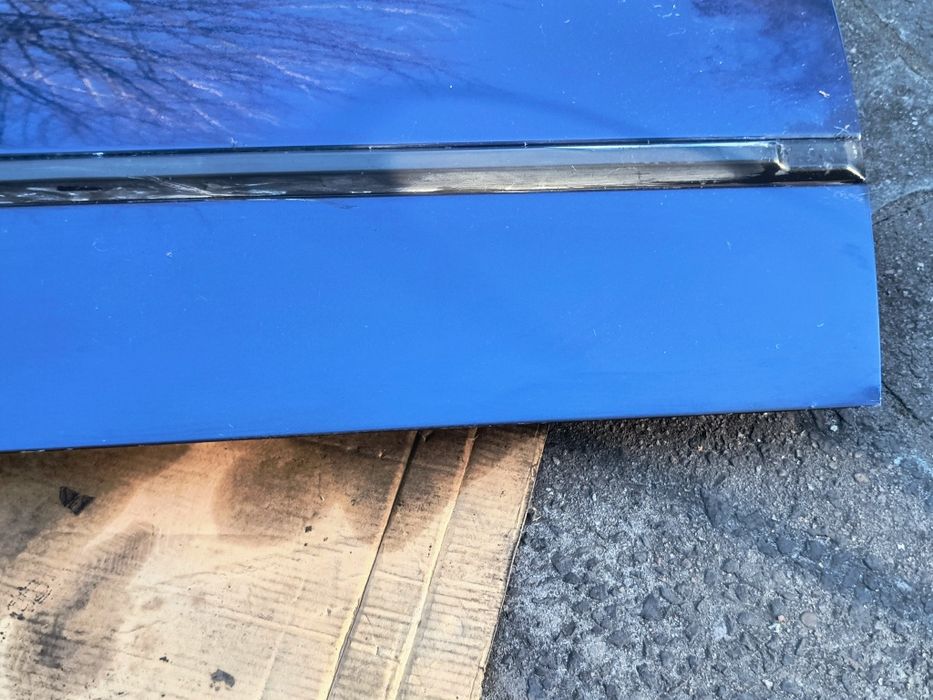 BMW E36 sedan drzwi Montrealblau Atlantisblau Cosmosschwarz