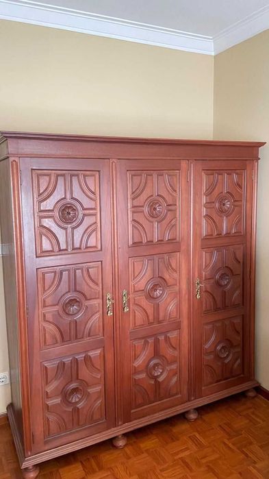 Mobília de Quarto completa em Mogno