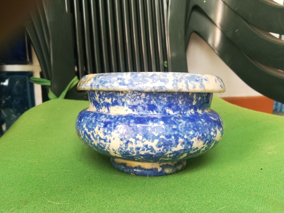 Peça em cerámica com  100 anos.