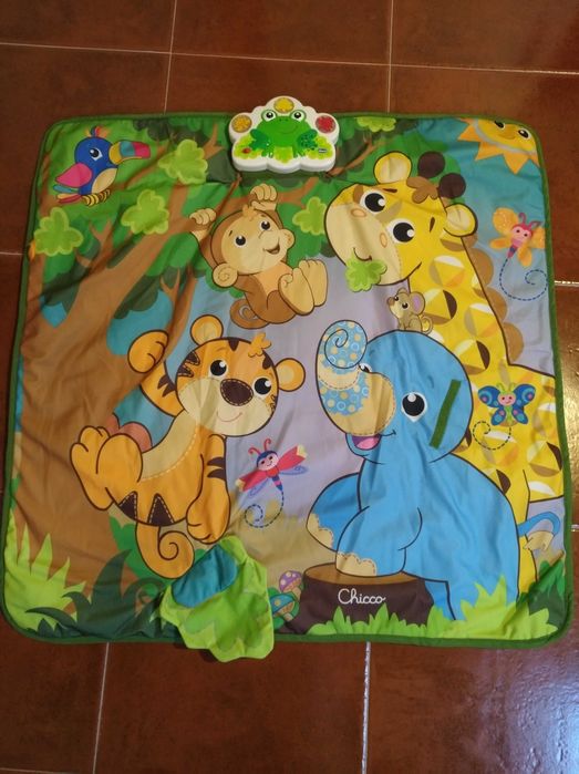 Tapete atividades bébe