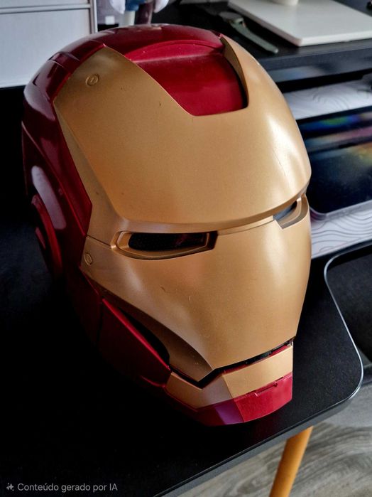 Capacete Eletrónico Marvel Legends Series Iron Man