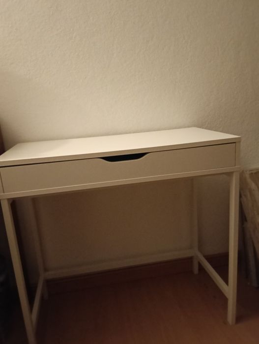 Secretária e cadeira IKEA