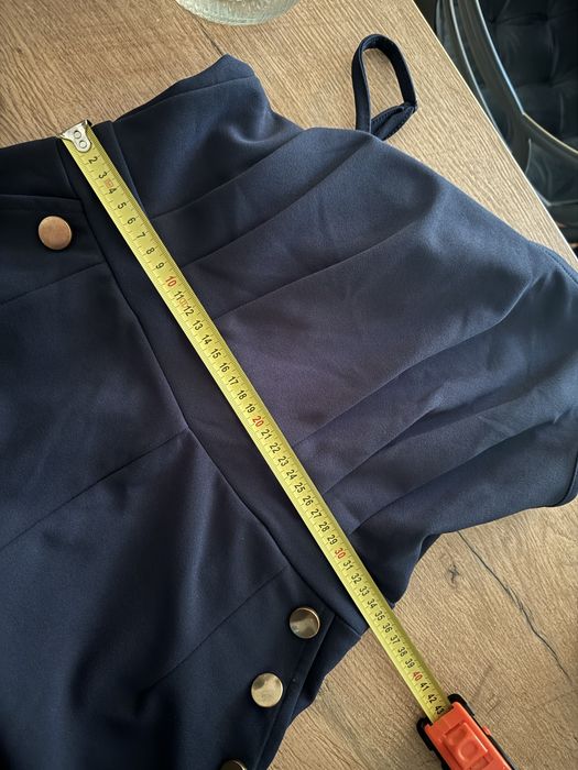 Granatowy kombinezon z Mohito