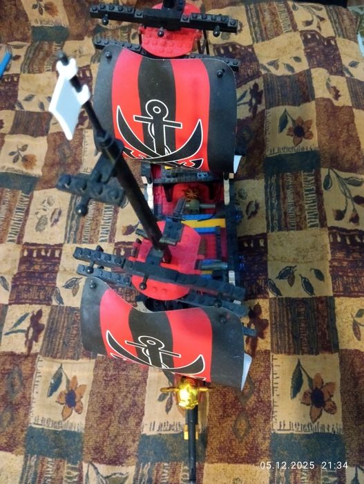 Лего піратський корабль