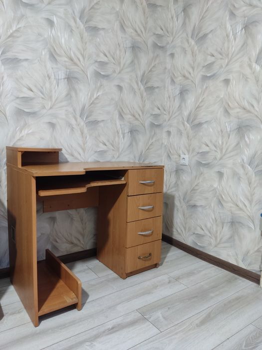 Продам письменный стол