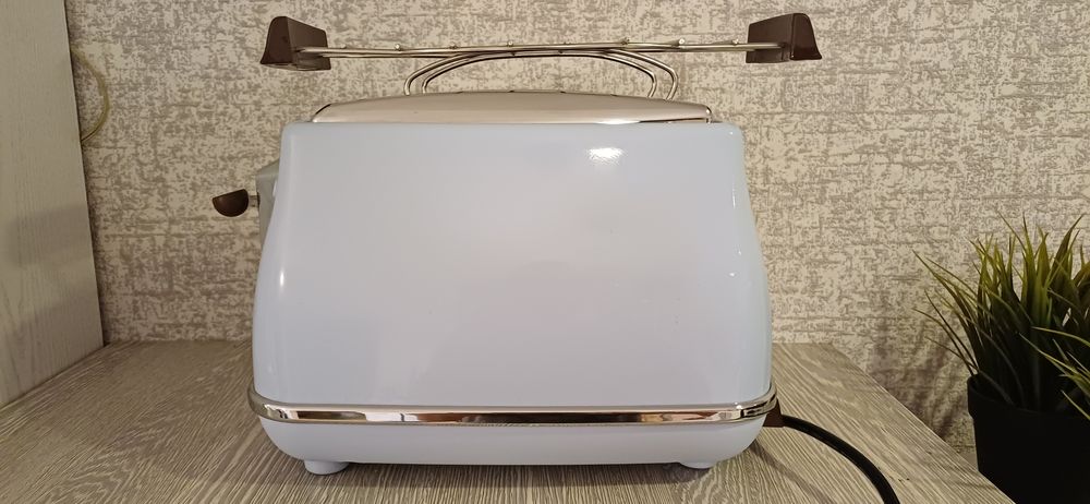 Тостер DeLonghi CTOV2103.
