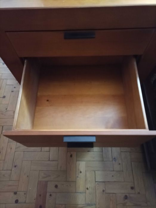 Cama e mesinhas de cabeceira Cerne em cerejeira