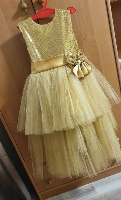 Шикарное платье 104-110