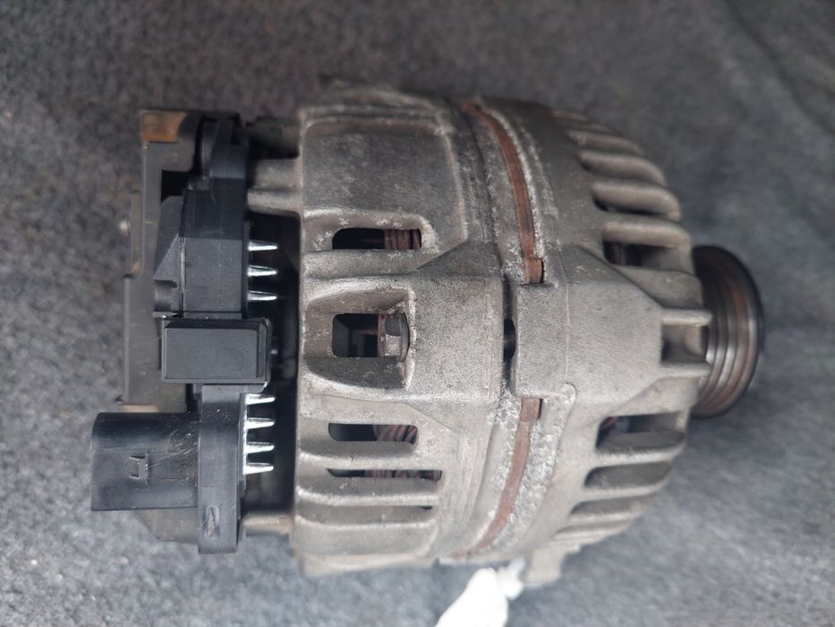 Генератор VW Golf IV Bora Skoda Audi