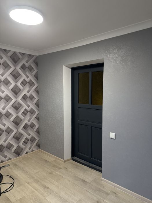 Часть дома и 10 соток 
Асфальтированная улица.
Учас