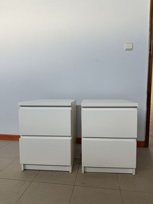 Mesinha de cabeceira