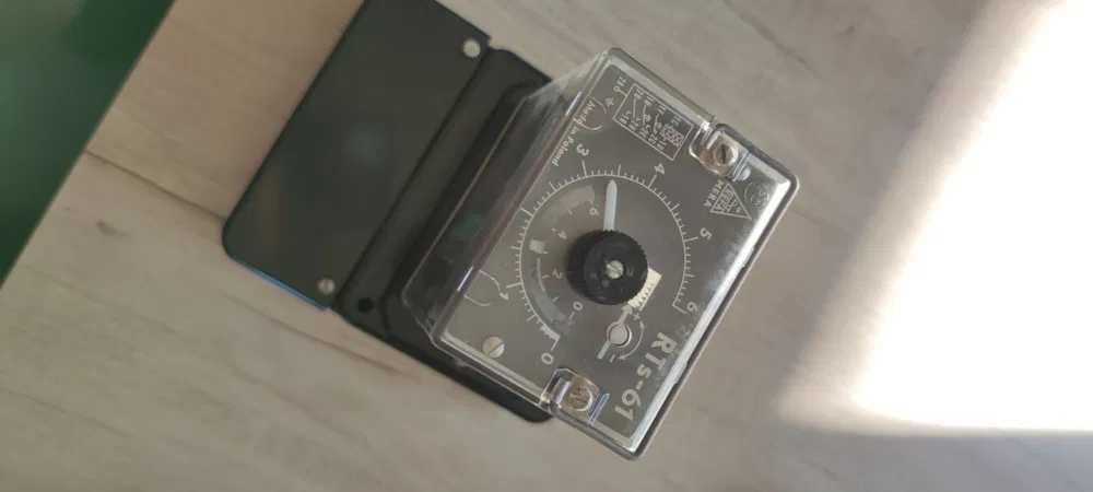 Przekaznik czasowy REFA RTs-61 220VAc