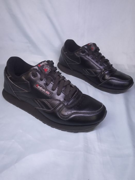 39р Reebok кросівки