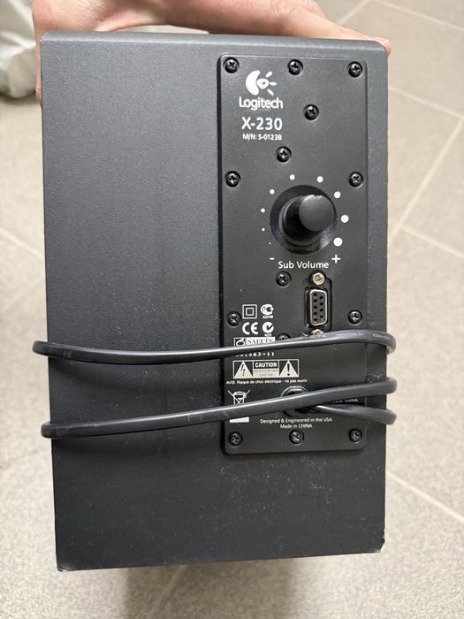 Głośniki komputerowe Logitech 2.1 X-230 jeden nie gra