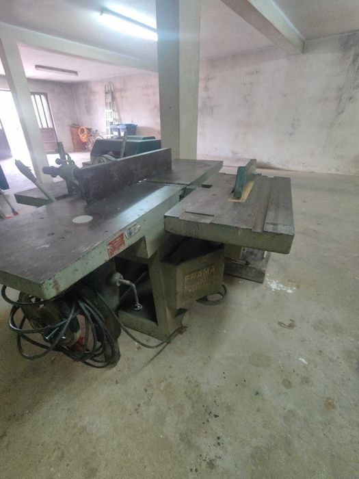 Máquina de marcenaria, plaina