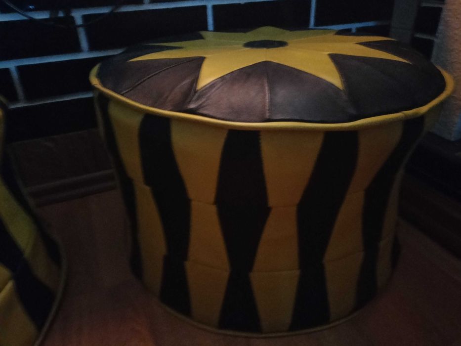 Pufy 2 sztuki  stan idealne