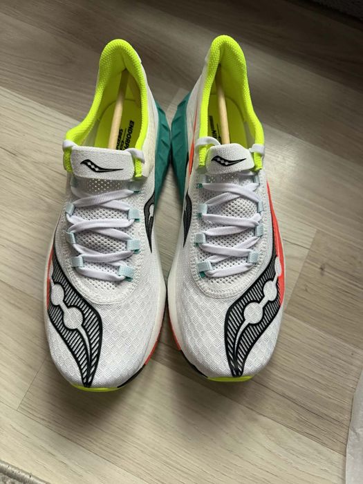 Nowe Saucony Endorphin Pro 4 – rozmiar 44 – z pudełkiem