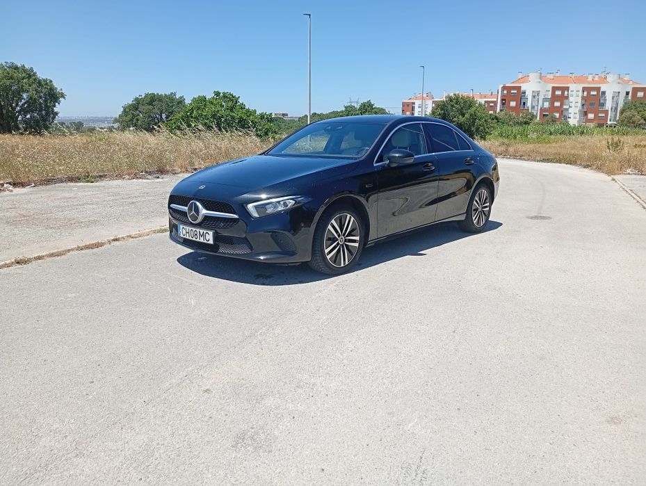 Mercedes A250e Limousine