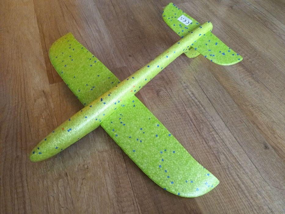 Samolot że styropianu, rzutka