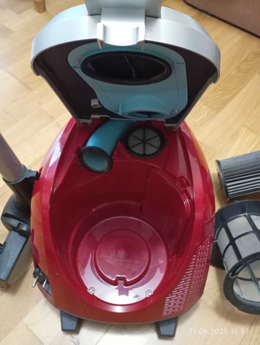 Безмішковий пилосос Relaxx'x Red BOSCH BGS52200N