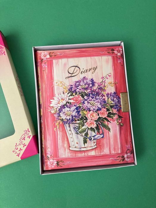 Diários de Menina Perfumados em caixa com chave Anos 80