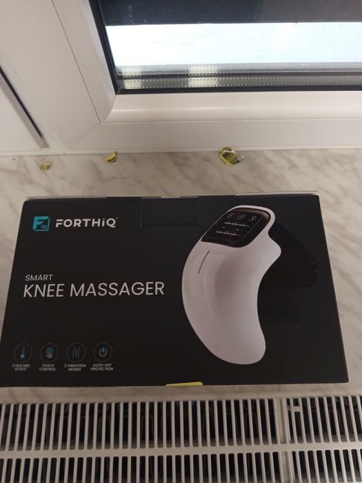 masażer kolan FORTHiQ Smart Knee Massager – Terapia ciepłem i wibracjami