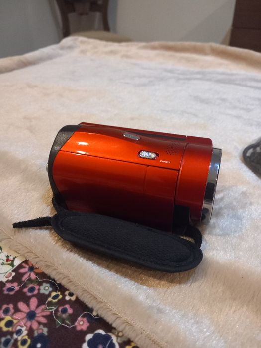 Vendo máquina  de filmar  muito bonita como nova