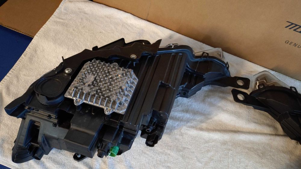 Maserati Levante full LED lampa prawa przód EU kompletna