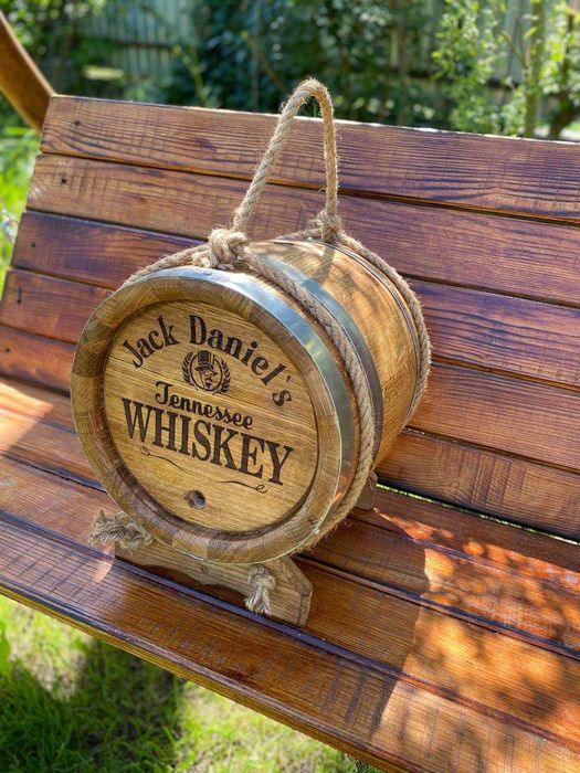 Beczki dębowe od producenta – klasyczne rzemiosło, naturalny efekt