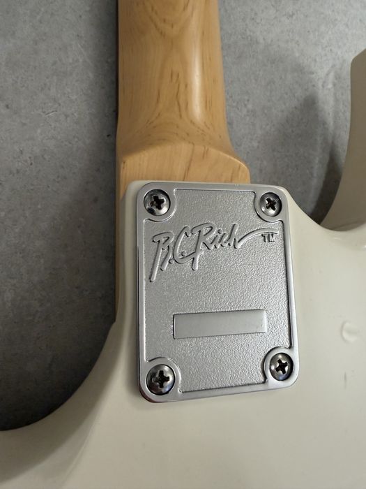 BC Rich Warlock One, White