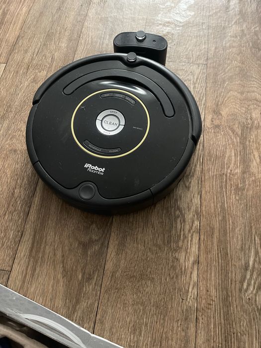 Робот пилосос roomba