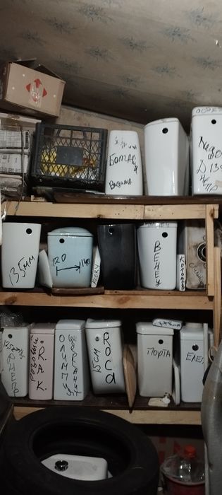 Продам унитазы, б/у для строителей,бачки.