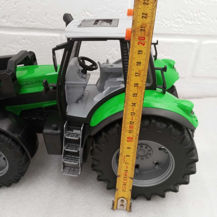 Трактор Deutz Agrotron X720 Bruder - нет дверей .