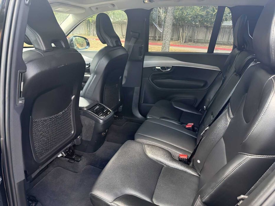 Volvo XC90 B5      2022