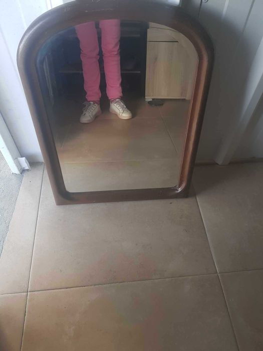 Espelho com Moldura em Madeira De Castanho