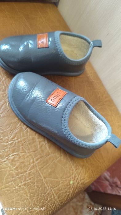 Взуття дитяче 19 см